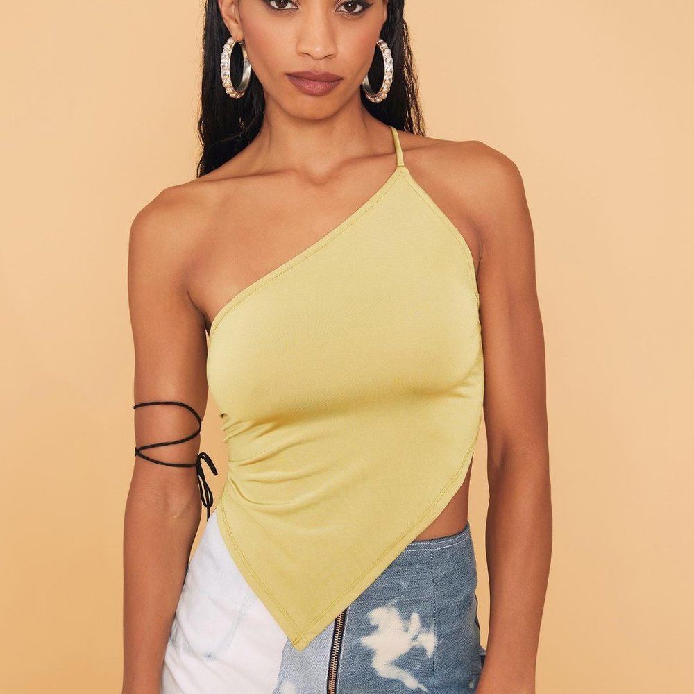 BARN PARTY ASYMMETRICAL CROP TOP